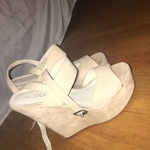Aldo Size 9 wedges